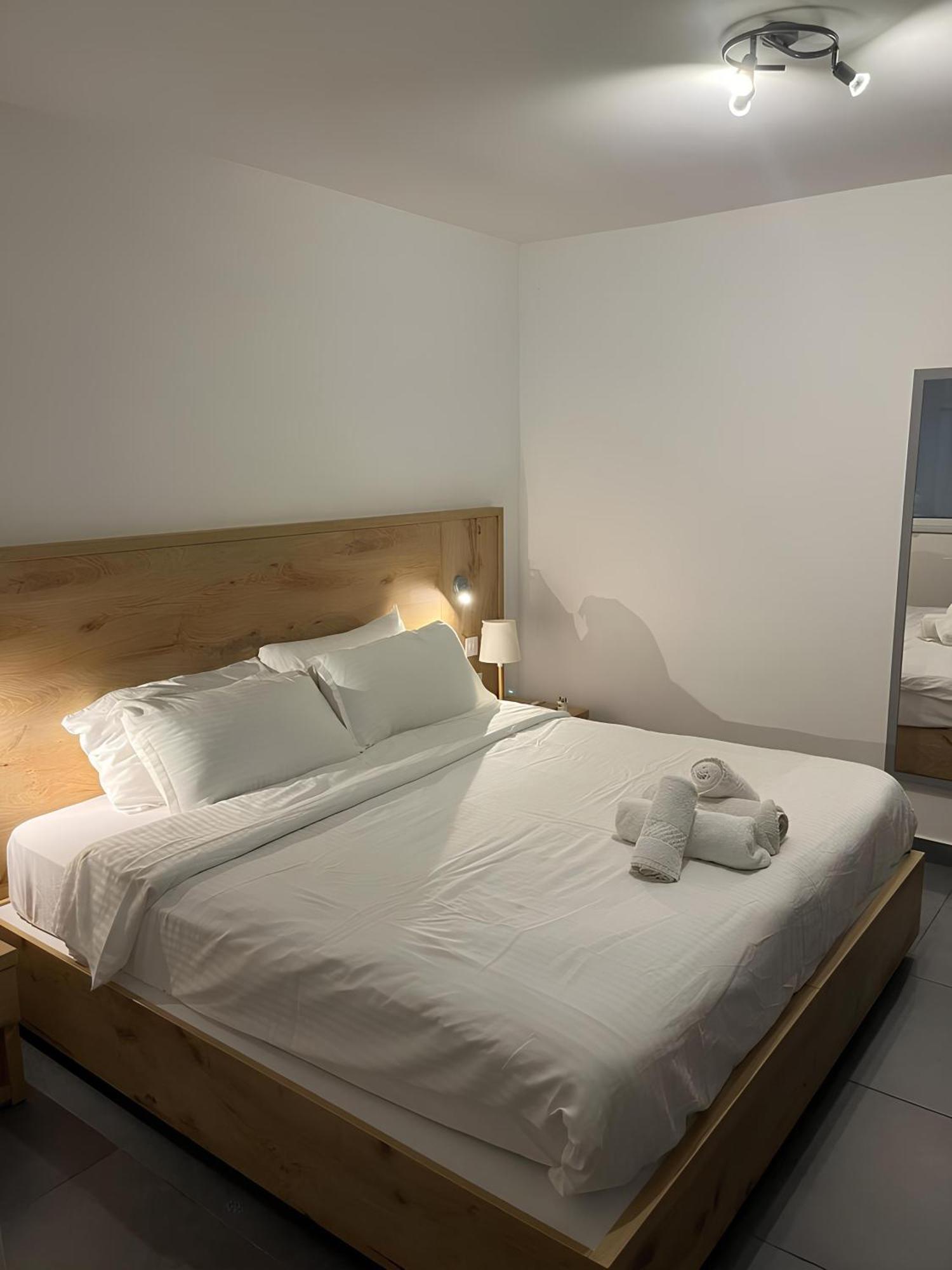 Elise Apartments Gzira Chambre photo